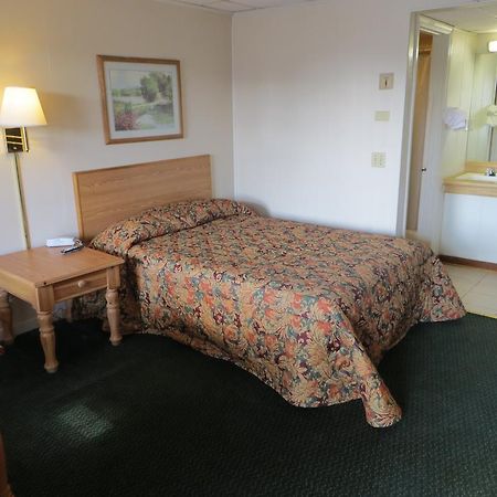 Pine Crest Motor Lodge Holly Springs 外观 照片